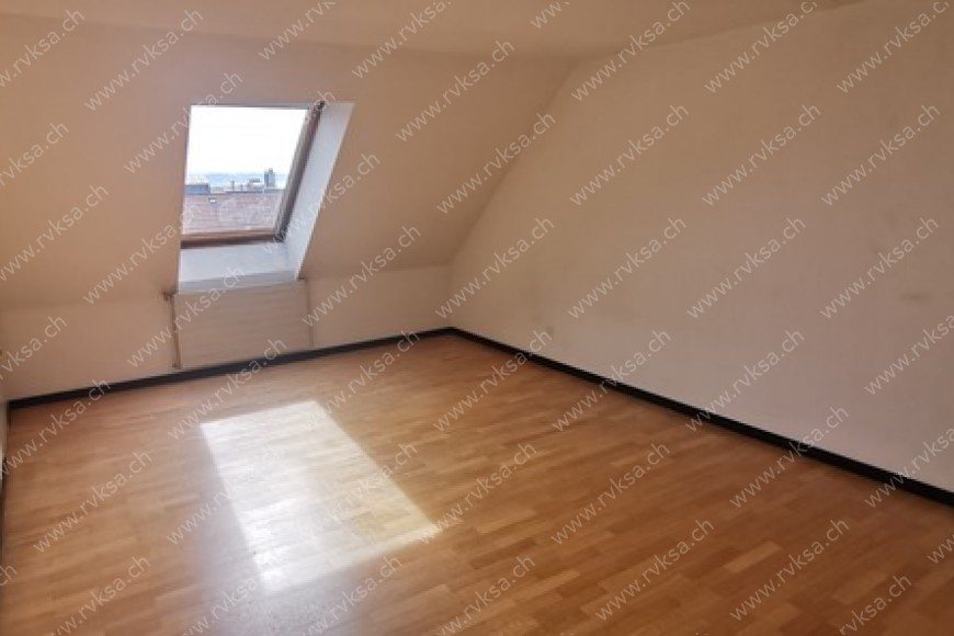 Appartement de 5.5 pièces, à Neuchâtel - Chambre N°4 