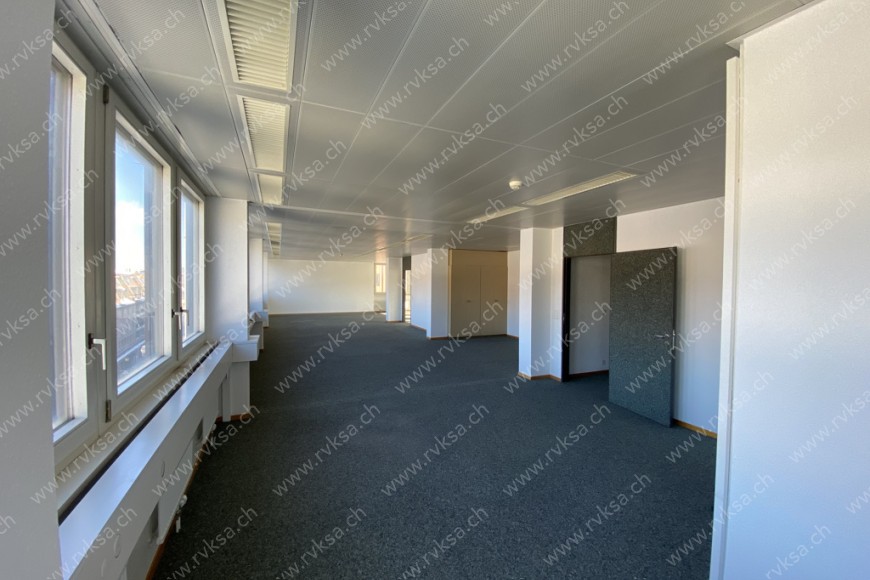 Local commercial, 268 m2, à La Chaux-de-Fonds - Chambre N°1 