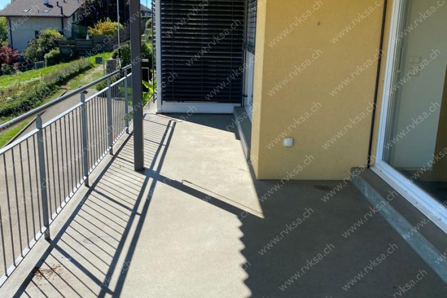 Appartement de 5.5 pièces, 135.57 m2, à Colombier - Balcon - terrasse 