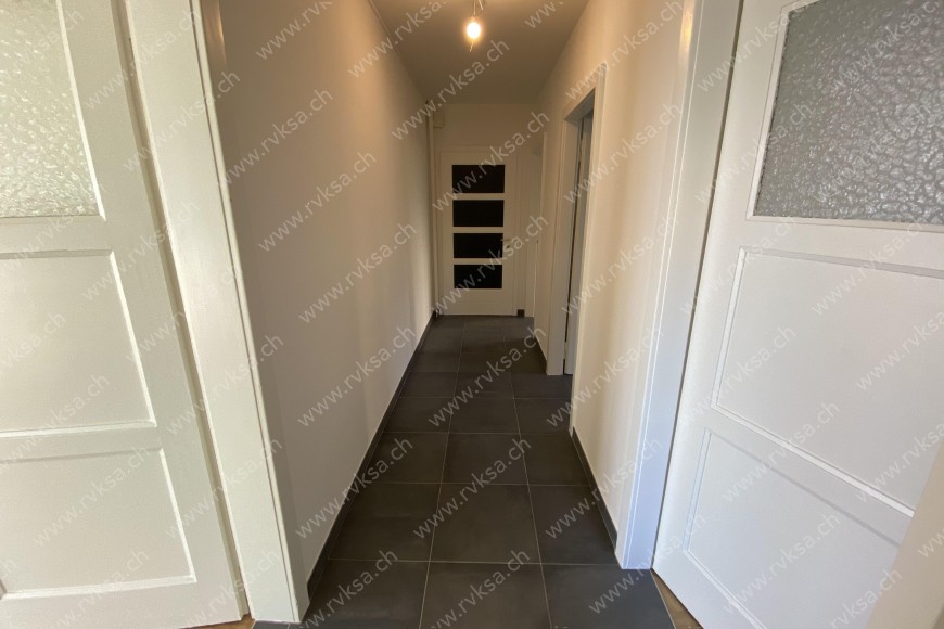 Appartement de 3 pièces, 63 m2, à Auvernier Appartement de 3 pièces, 63 m2, à Auvernier - Corridor