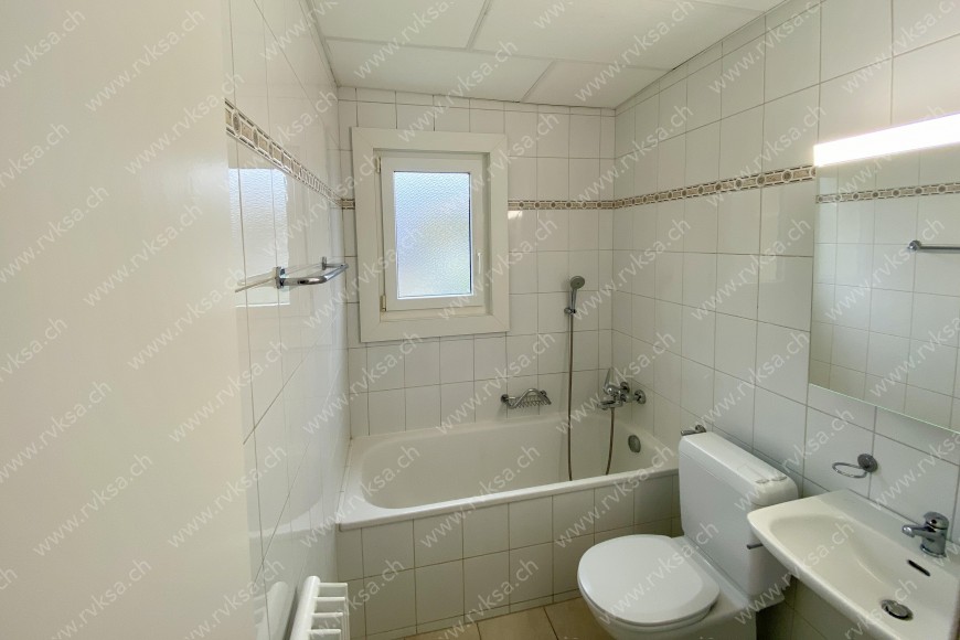 Appartement de 4 pièces, 71 m2, à Coffrane - Salle de bain 