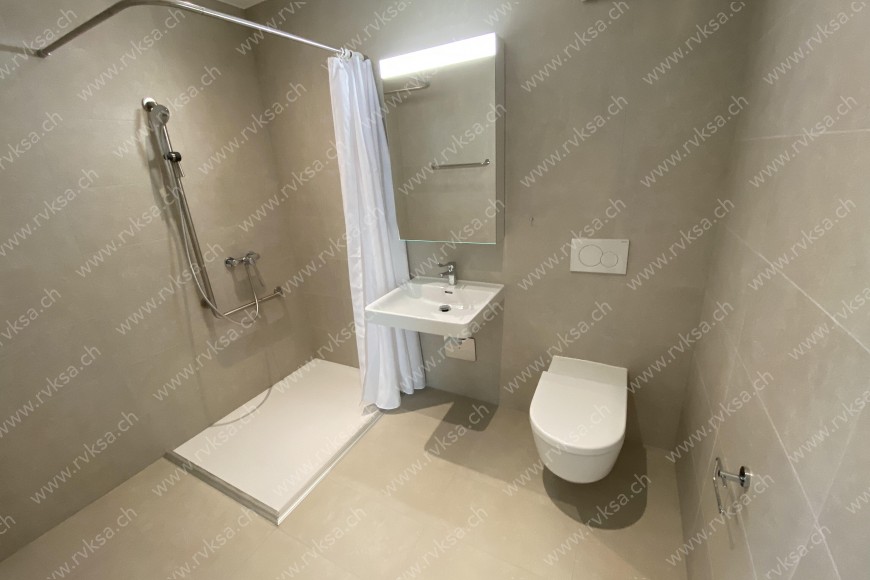 Appartement de 2.5 pièces, 46.3 m2, à Neuchâtel Appartement de 2.5 pièces, 46.3 m2, à Neuchâtel - Salle de bain