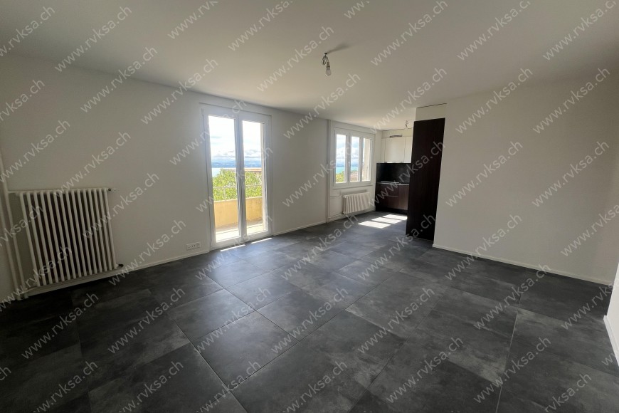 Appartement de 3 pièces, 70 m2, à Neuchâtel - Séjour 