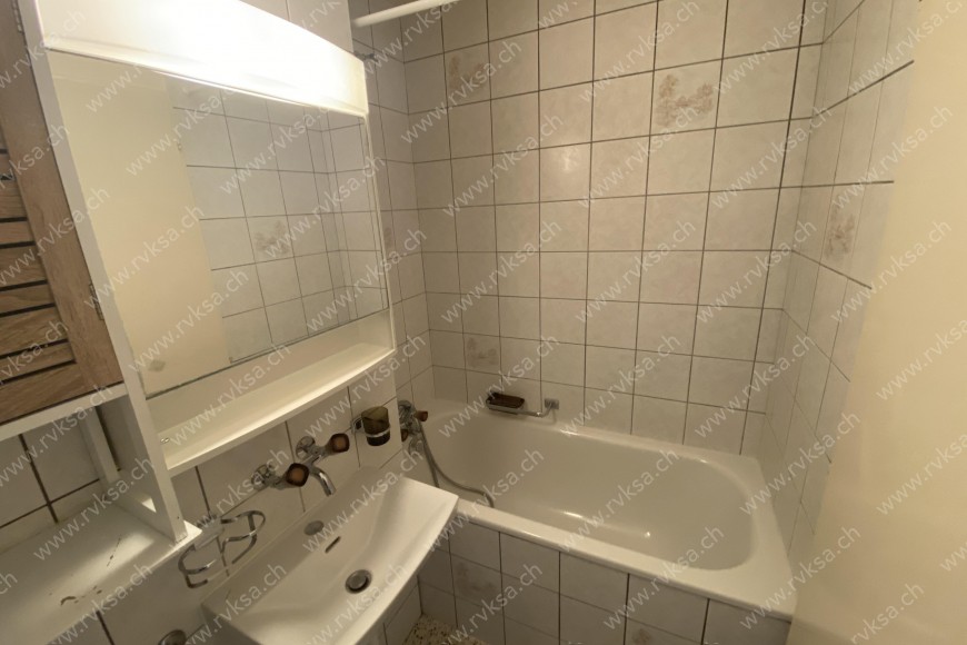 Appartement de 4 pièces, à Les Geneveys-sur-Coffrane - Salle de bain 