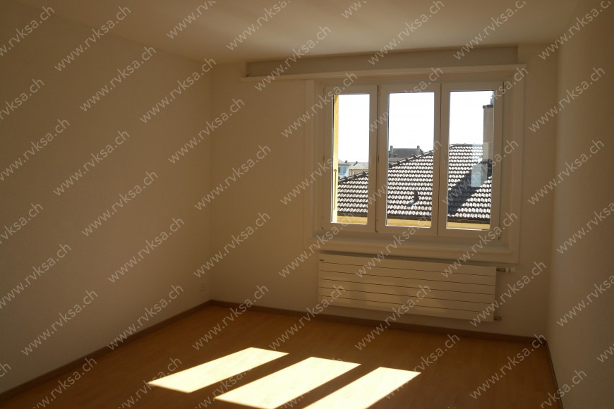 Appartement de 4 pièces, 90 m2, à Neuchâtel Appartement de 4 pièces, 90 m2, à Neuchâtel - Chambre N°3