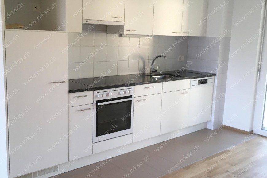 Appartement de 5 pièces, 105 m2, à Bôle Appartement de 5 pièces, 105 m2, à Bôle - Cuisine