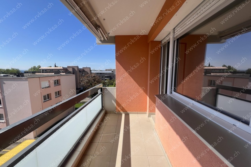 Appartement de 3.5 pièces, à Hauterive - Balcon - terrasse 