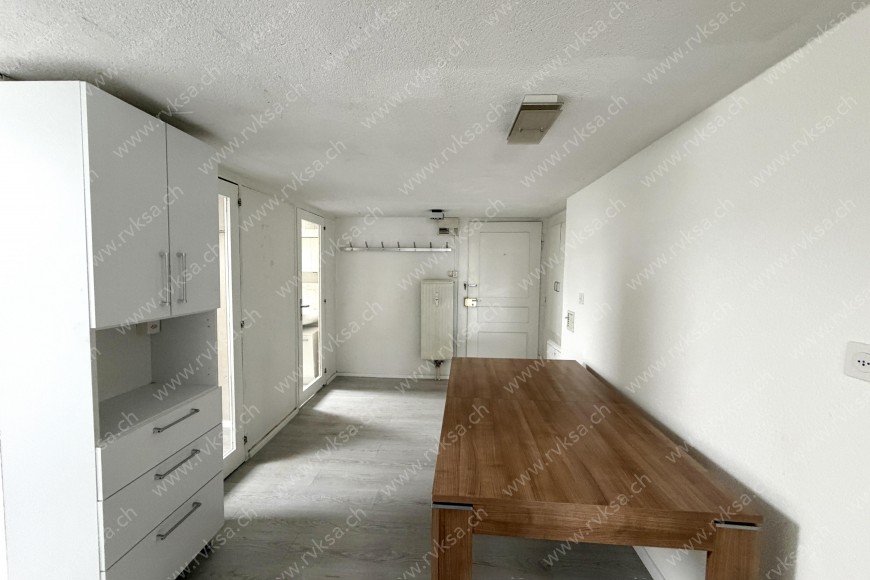 Appartement de 3 pièces, 80 m2, à La Chaux-de-Fonds Appartement de 3 pièces, 80 m2, à La Chaux-de-Fonds - Séjour