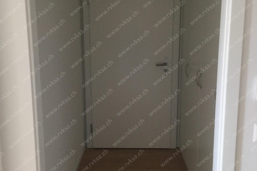 Appartement de 3 pièces, 69.9 m2, à Bôle Appartement de 3 pièces, 69.9 m2, à Bôle - Corridor