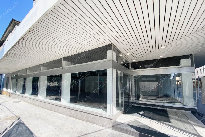 Local commercial de 1 pièce, 364.32 m2, à Bienne - Vue 
