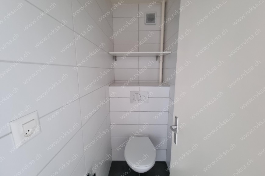Appartement de 3 pièces, 73 m2, à Les Geneveys-sur-Coffrane Appartement de 3 pièces, 73 m2, à Les Geneveys-sur-Coffrane - WC séparé