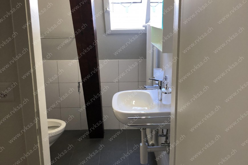 Appartement de 2 pièces, 32 m2, à Neuchâtel Appartement de 2 pièces, 32 m2, à Neuchâtel - Salle de bain
