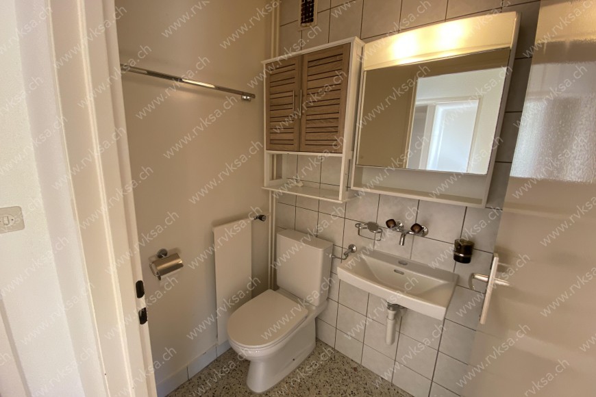 Appartement de 4 pièces, à Les Geneveys-sur-Coffrane - Salle de bain 