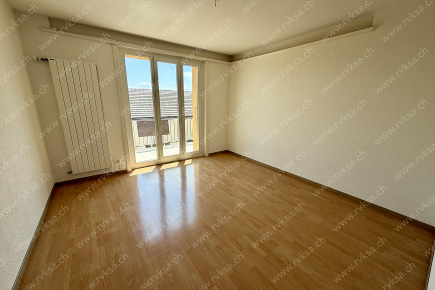 Appartement de 4 pièces, 90 m2, à Neuchâtel - Séjour 