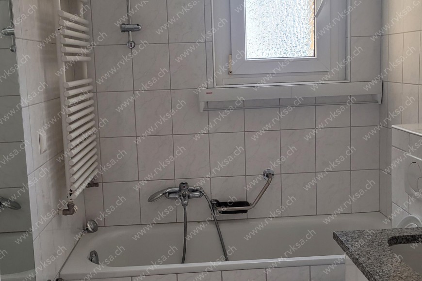 Appartement de 3 pièces, 75 m2, à Neuchâtel - Salle de bain 