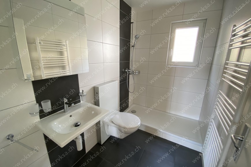 Appartement de 3 pièces, 72 m2, à Neuchâtel - Salle de bain 