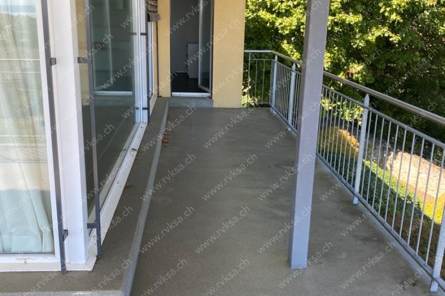 Appartement de 5.5 pièces, 135.57 m2, à Colombier - Balcon - terrasse 
