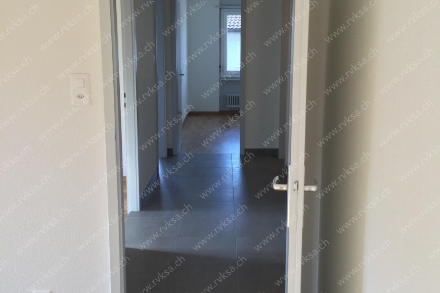 Appartement de 4 pièces, 80 m2, à Peseux Appartement de 4 pièces, 80 m2, à Peseux - Hall