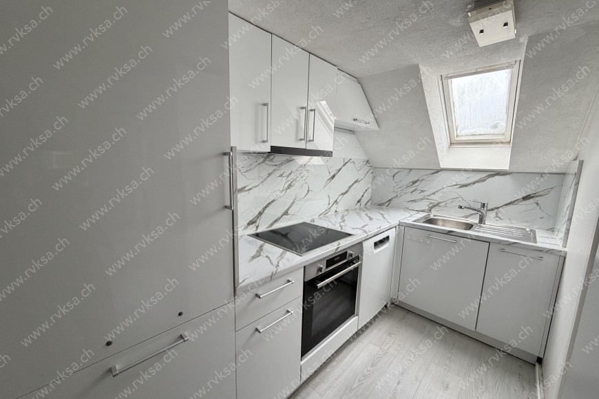 Appartement de 3 pièces, 80 m2, à La Chaux-de-Fonds Appartement de 3 pièces, 80 m2, à La Chaux-de-Fonds - Cuisine