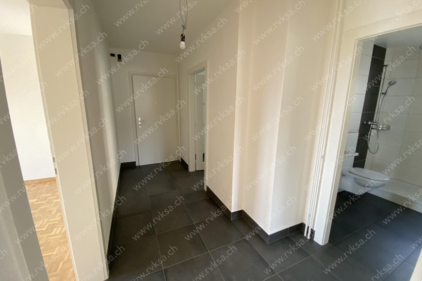Appartement de 3 pièces, 72 m2, à Neuchâtel - Corridor 
