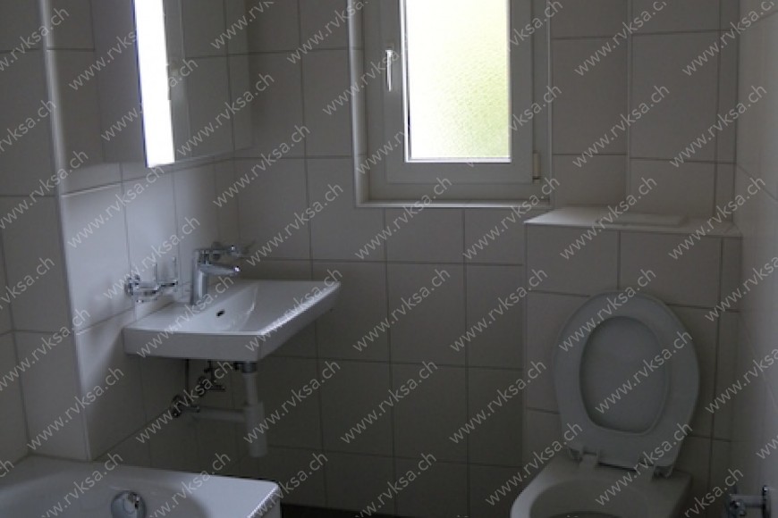 Appartement de 2 pièces, 47 m2, à Neuchâtel - Salle de bain 