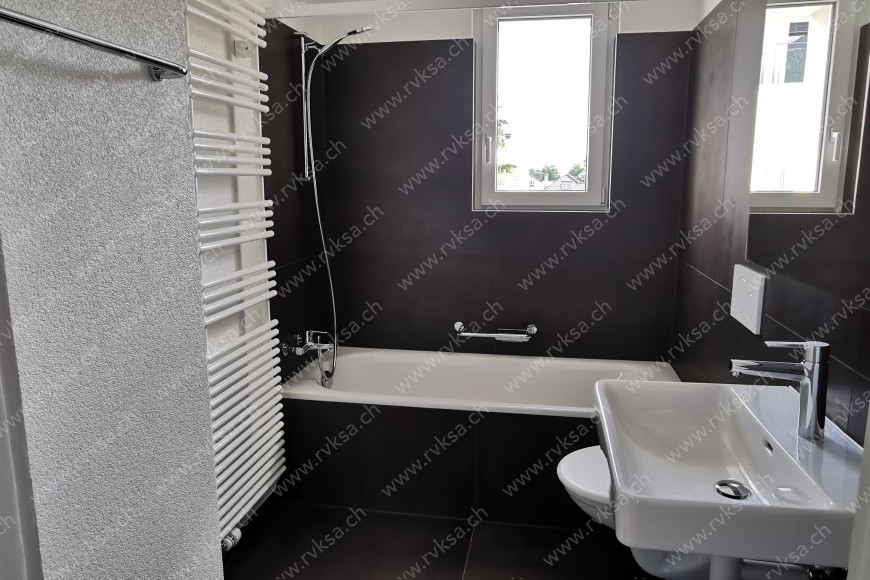 Appartement de 3 pièces, 63.3 m2, à Boudry Appartement de 3 pièces, 63.3 m2, à Boudry - Salle de bain
