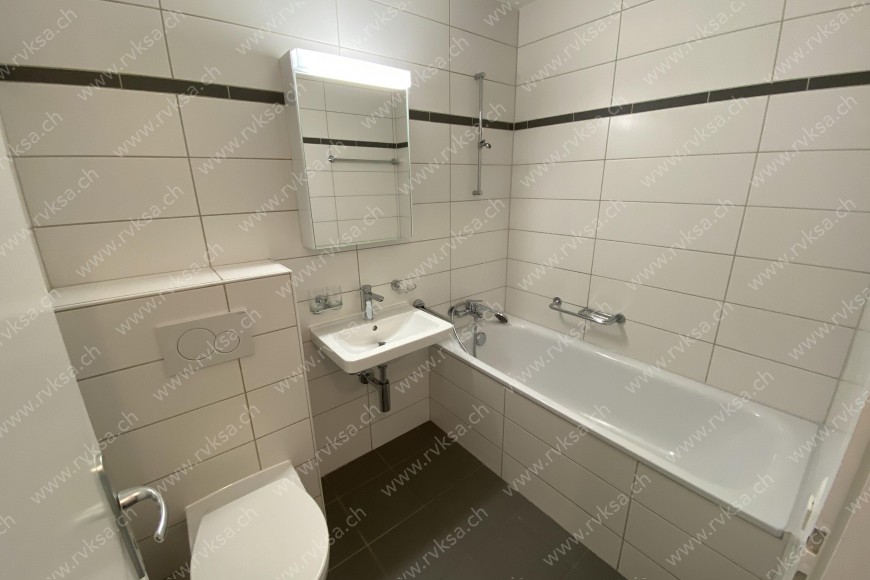 Appartement de 3.5 pièces, 65 m2, à Boudry - Salle de bain 