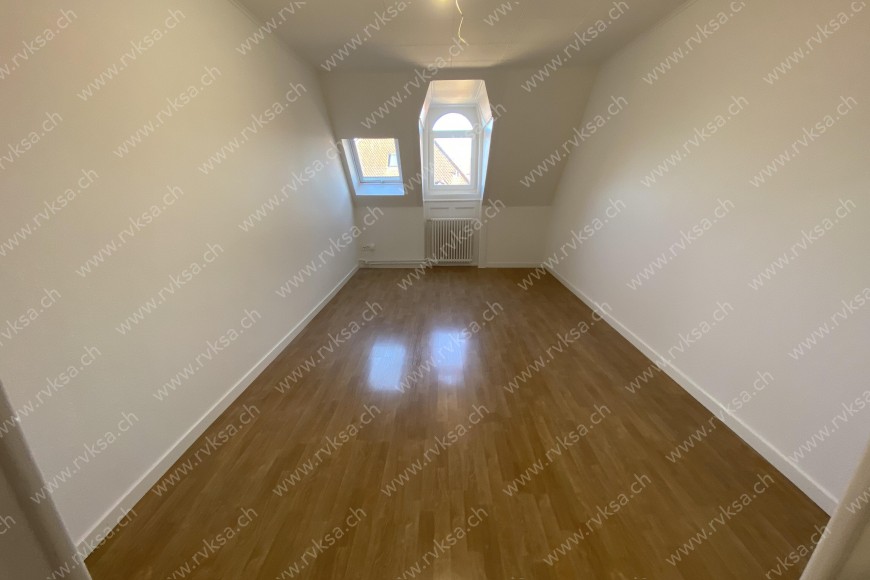 Appartement de 3 pièces, 81 m2, à Neuchâtel Appartement de 3 pièces, 81 m2, à Neuchâtel - Chambre N°1