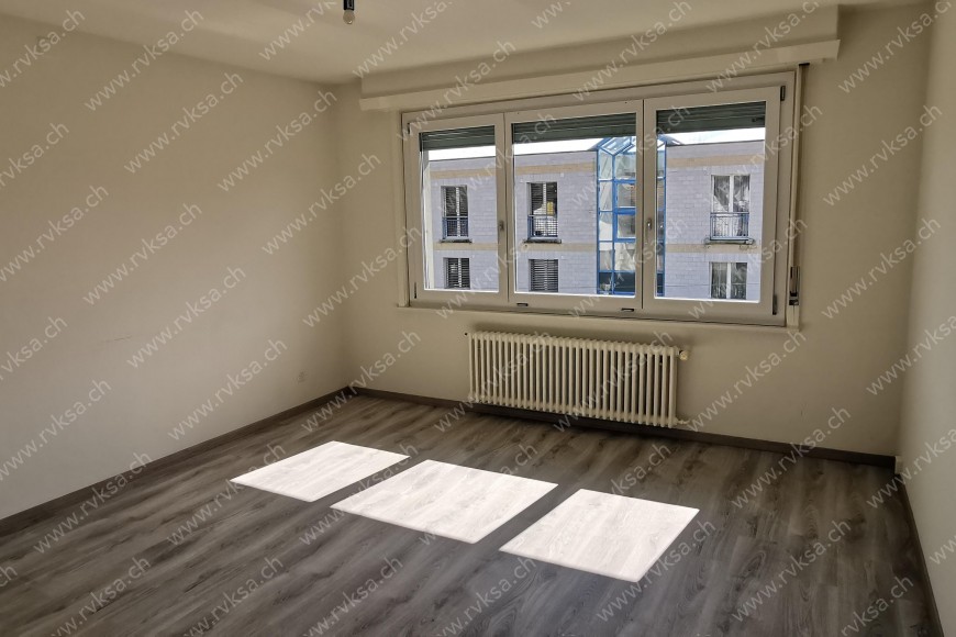 Appartement de 3 pièces, 58 m2, à Colombier - Chambre N°1 