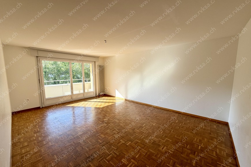 Appartement de 4 pièces, 85 m2, à Boudry - Séjour 