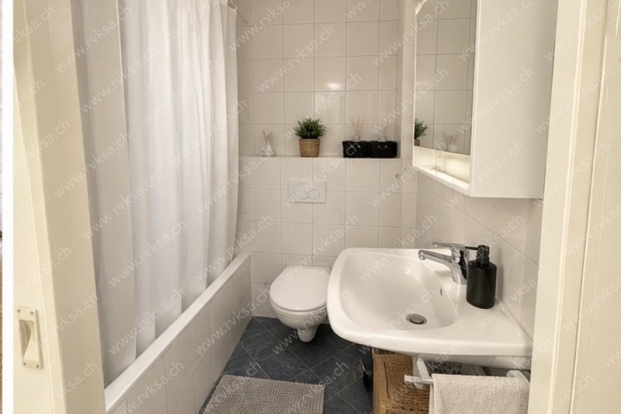 Appartement de 1 pièce, 33 m2, à Neuchâtel Appartement de 1 pièce, 33 m2, à Neuchâtel - Salle de bain
