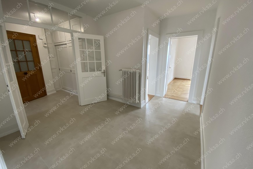 Appartement de 4.5 pièces, 90.60 m2, à Neuchâtel - Corridor 