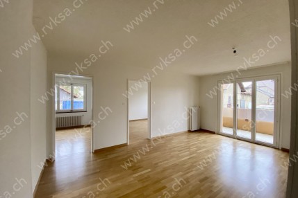 Appartement de 4 pièces, 71 m2, à Coffrane - Séjour 