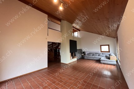 Appartement de 6 pièces, 200 m2, à Bôle - Séjour 