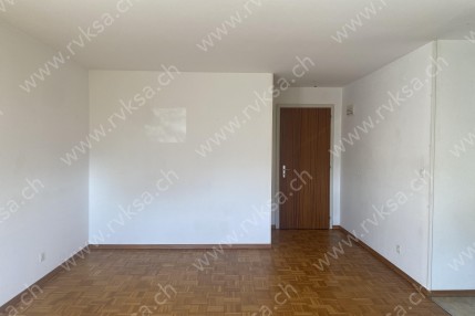 Appartement de 2 pièces, 43 m2, à Bôle - Séjour 